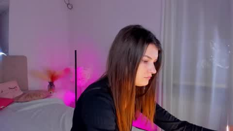 Laura online show from 03.08.25