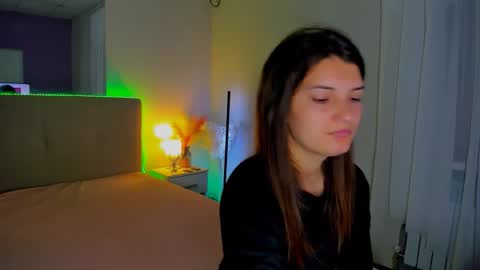 Laura online show from 10.12.25