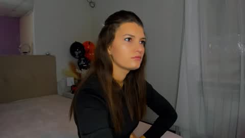 Laura online show from 11.02.25