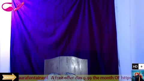 Snapshot of laura_fountain_ chatting on 01.23.25 weedcam Curly Laura OF online show from 01.23.25