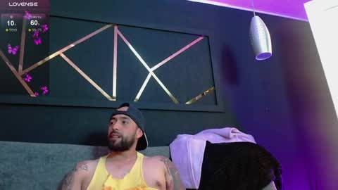 Snapshot of laura_hentai chatting on 02.19.25 Laura online show from 02.19.25