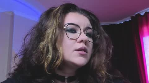 Snapshot of laura_karamazov chatting on 10.08.25 Miss Laura online show from 10.08.25