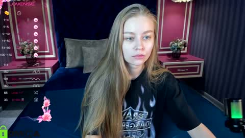 Snapshot of laura_pudd chatting on 01.15.25 Laura online show from 01.15.25