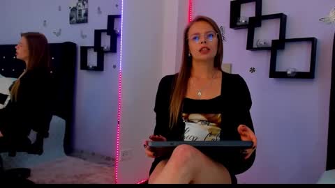 Snapshot of laurablue_ chatting on 01.14.25 Laura Blue online show from 01.14.25