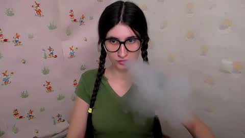 Laura online show from 12.04.25