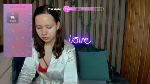 Snapshot of lauraellinss chatting on 09.22.25 Laura online show from 09.22.25