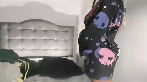 lauraohana online show from 12.03.24