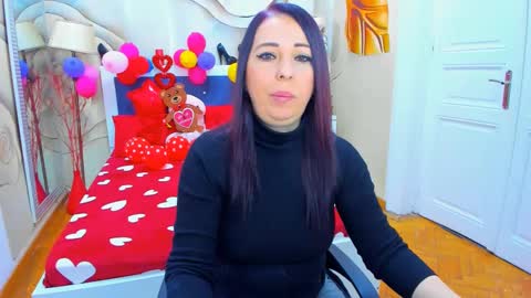 Snapshot of laurasinfull chatting on 02.16.25 Laura online show from 02.16.25
