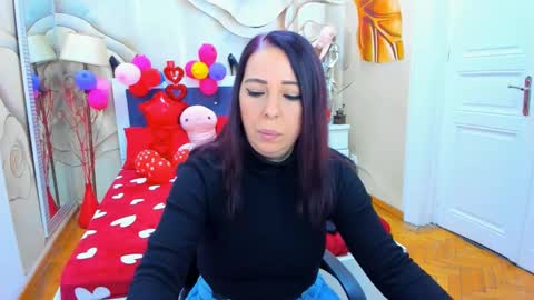 Snapshot of laurasinfull chatting on 02.17.25 Laura online show from 02.17.25