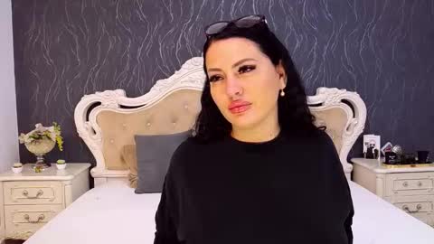 Snapshot of laurenjenssen chatting on 10.05.25 Laura online show from 10.05.25