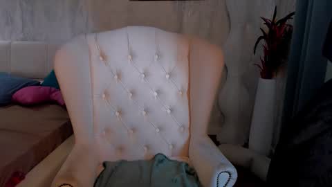 Snapshot of laurennhill chatting on 09.23.25 laurennhill online show from 09.23.25