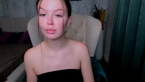 Snapshot of laurennhill chatting on 10.13.25 laurennhill online show from 10.13.25