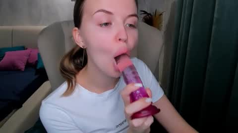 Snapshot of laurennhill chatting on 11.02.25 laurennhill online show from 11.02.25