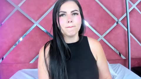 Snapshot of lauryjonson_ chatting on 01.15.25 LauryJonson  online show from 01.15.25