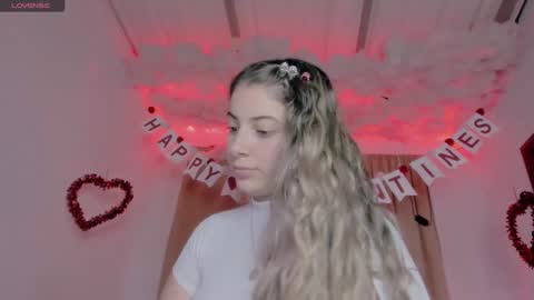 Lauu G online show from 02.04.25