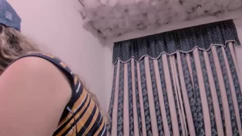 Lauu G online show from 11.21.25