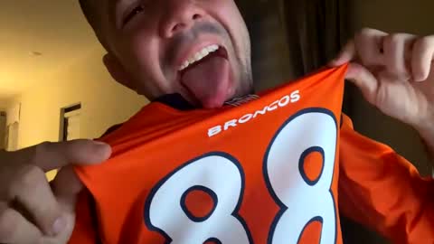 Snapshot of law_cambio chatting on 01.12.25 law_cambio online show from 01.12.25