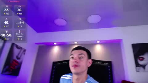 Snapshot of lawford_mike chatting on 09.25.25 Mike online show from 09.25.25