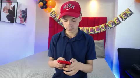 Snapshot of lawford_mike chatting on 10.12.25 Mike online show from 10.12.25