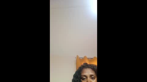 layannek online show from 09.19.25