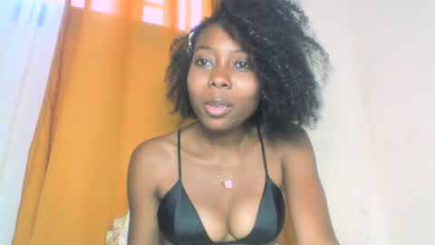 layannek online show from 10.11.25