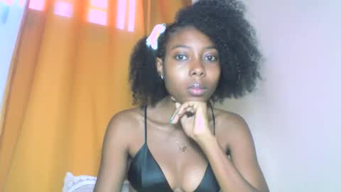 layannek online show from 10.14.25