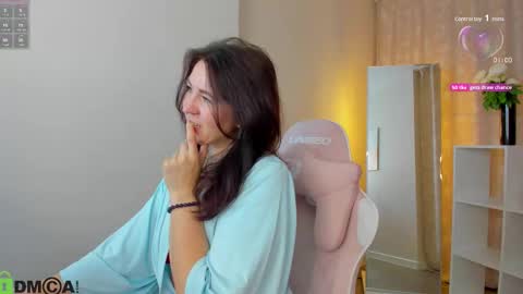 Snapshot of lea_shadom chatting on 11.04.25 Lea online show from 11.04.25