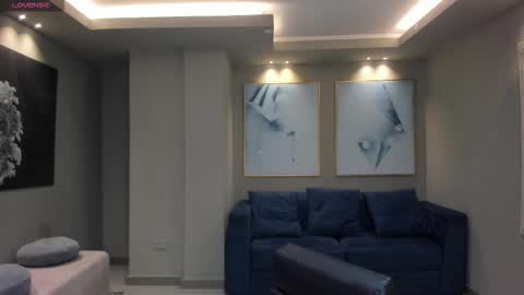 Snapshot of leahnovac chatting on 09.10.25 leahnovac online show from 09.10.25