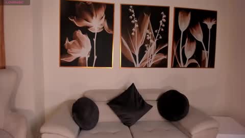 Snapshot of leahnovac chatting on 09.25.25 leahnovac online show from 09.25.25