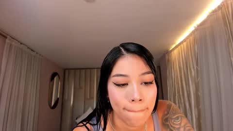 Snapshot of leahnovac chatting on 10.14.25 leahnovac online show from 10.14.25