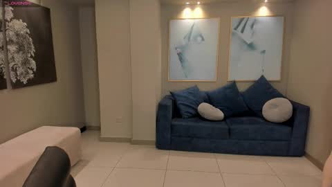 Snapshot of leahnovac chatting on 11.08.25 leahnovac online show from 11.08.25