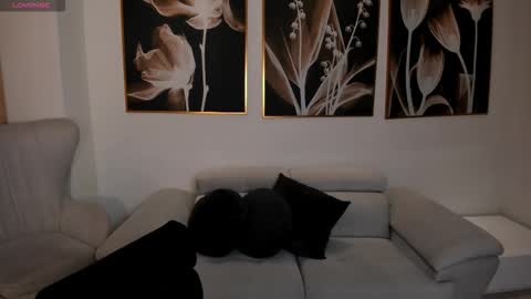 Snapshot of leahnovac chatting on 11.17.25 leahnovac online show from 11.17.25