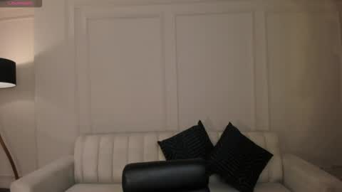 Snapshot of leahnovac chatting on 11.27.25 leahnovac online show from 11.27.25