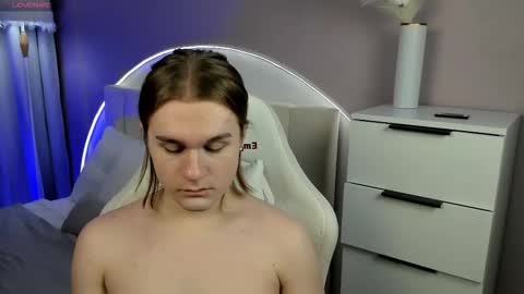 Leanu online show from 11.28.25