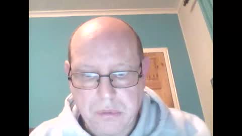 Snapshot of leatherpants68 chatting on 10.28.25 leatherpants68 online show from 10.28.25