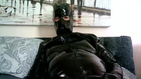 Snapshot of leathertease chatting on 01.07.25 master or sir online show from 01.07.25