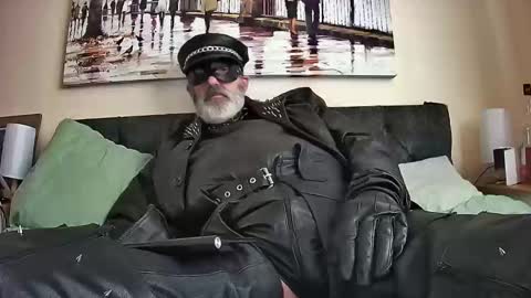 Snapshot of leathertease chatting on 02.20.25 master or sir online show from 02.20.25