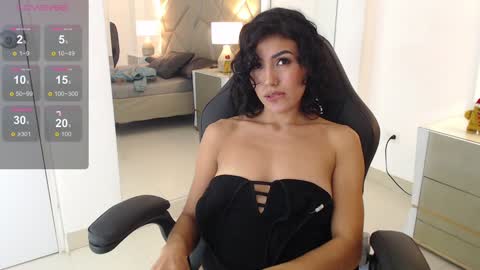 Snapshot of leethompson_ chatting on 12.26.24 Leet  online show from 12.26.24