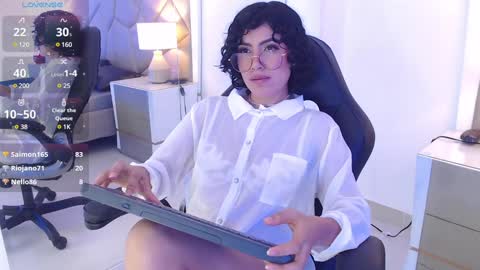 Snapshot of leethompson_ chatting on 01.11.25 Leet  online show from 01.11.25