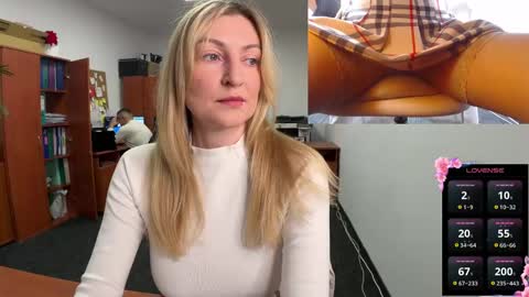 Snapshot of legsl0ng chatting on 03.12.25 LegsLONG online show from 03.12.25