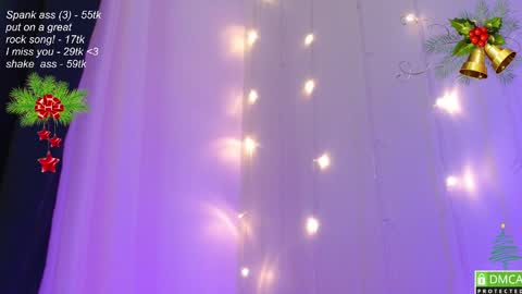 Snapshot of leia_bell chatting on 12.07.24 hey Im Leia and I love rock online show from 12.07.24