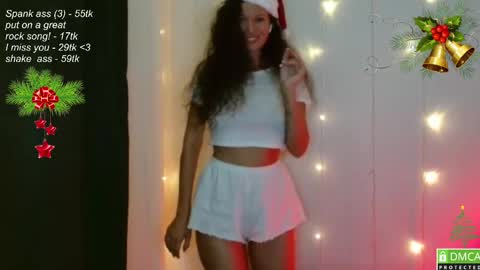 Snapshot of leia_bell chatting on 12.21.24 hey Im Leia and I love rock online show from 12.21.24
