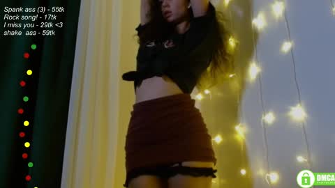 Snapshot of leia_bell chatting on 02.22.25 hey Im Leia and I love rock online show from 02.22.25