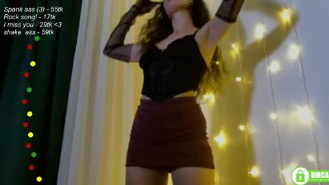 Snapshot of leia_bell chatting on 03.07.25 hey Im Leia and I love rock online show from 03.07.25