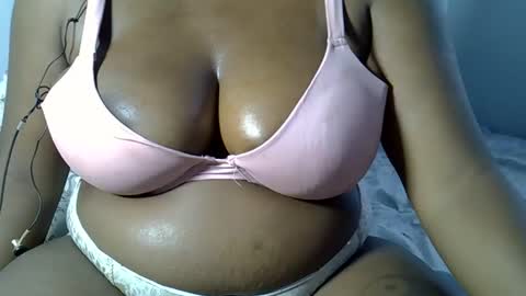 Snapshot of leia_wells90 chatting on 11.09.25 leia_wells90 online show from 11.09.25