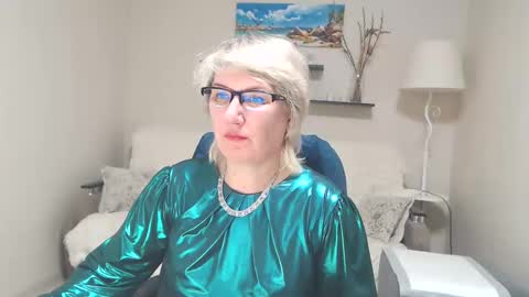 Leila Kinky online show from 03.06.25