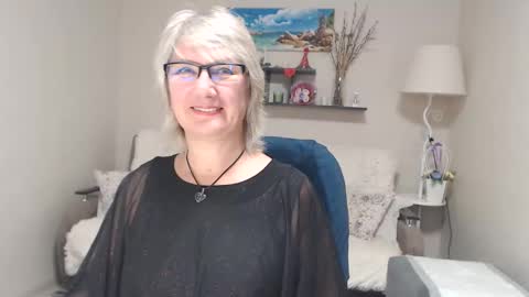 Leila Kinky online show from 10.04.25