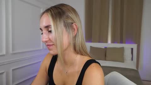 Lena online show from 10.14.25