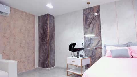 Snapshot of lenathompson chatting on 01.25.25 Lenathompson online show from 01.25.25