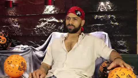 Leo  Diaz online show from 10.31.25